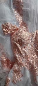 # Vestido Princesa rosa e branco ombro a ombro